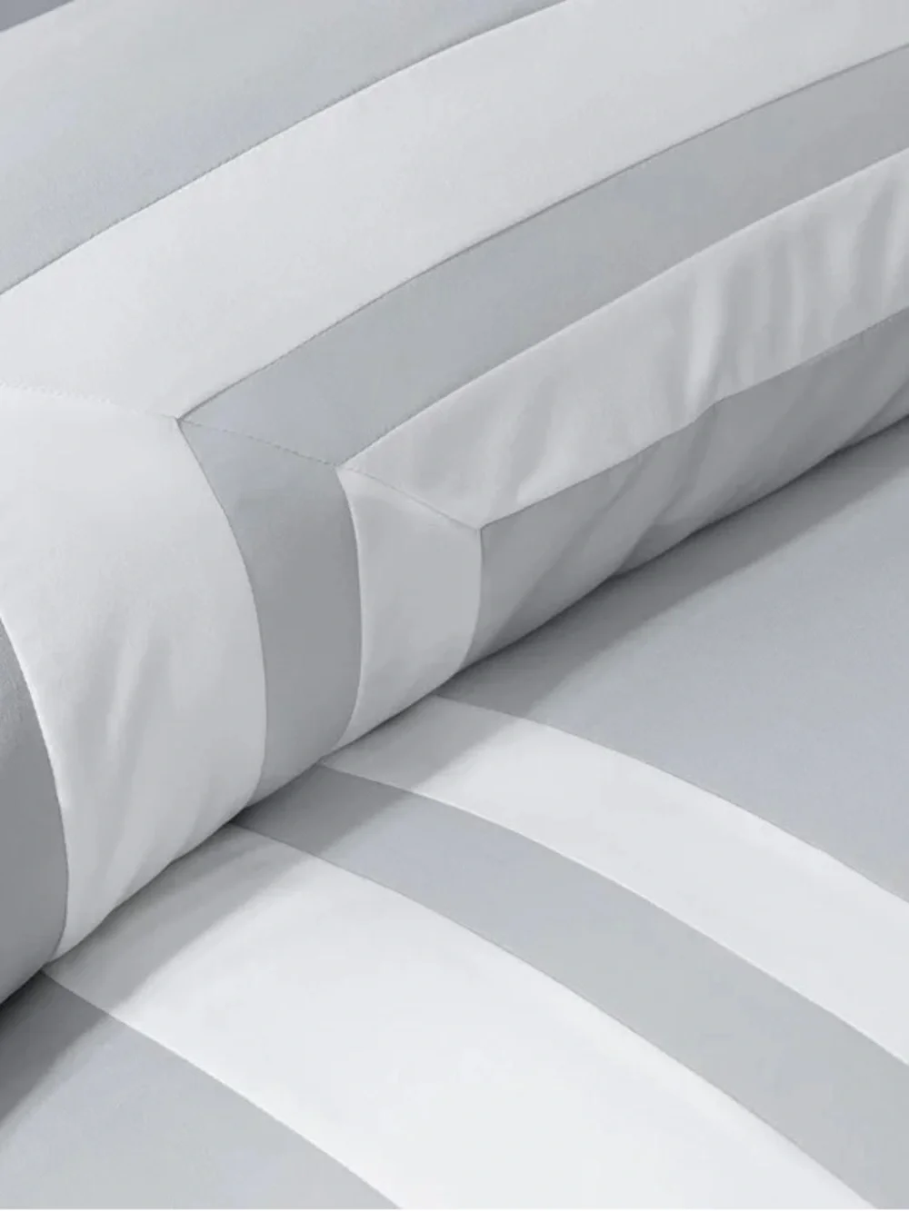 Luxury Gray and White queen 3 piece Comforter Set